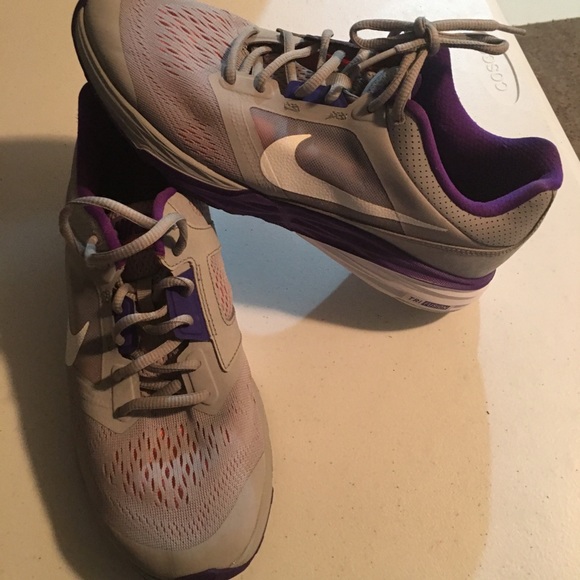 Nike Shoes - Nike Mesh Sneakers